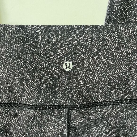 Lululemon Wunder Under High Rise 6 - Picture 10 of 11